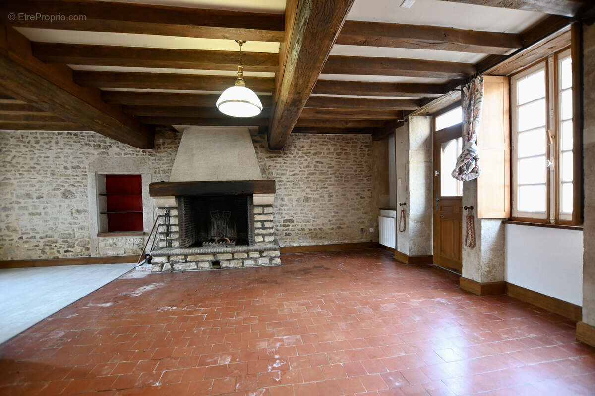 Maison à L'ISLE-SUR-SEREIN