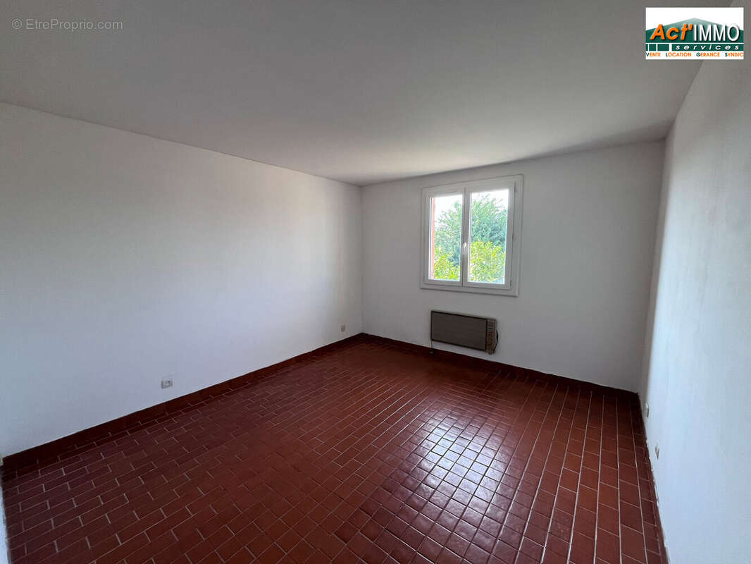 Maison 100 m² à Miramas  - photo 6