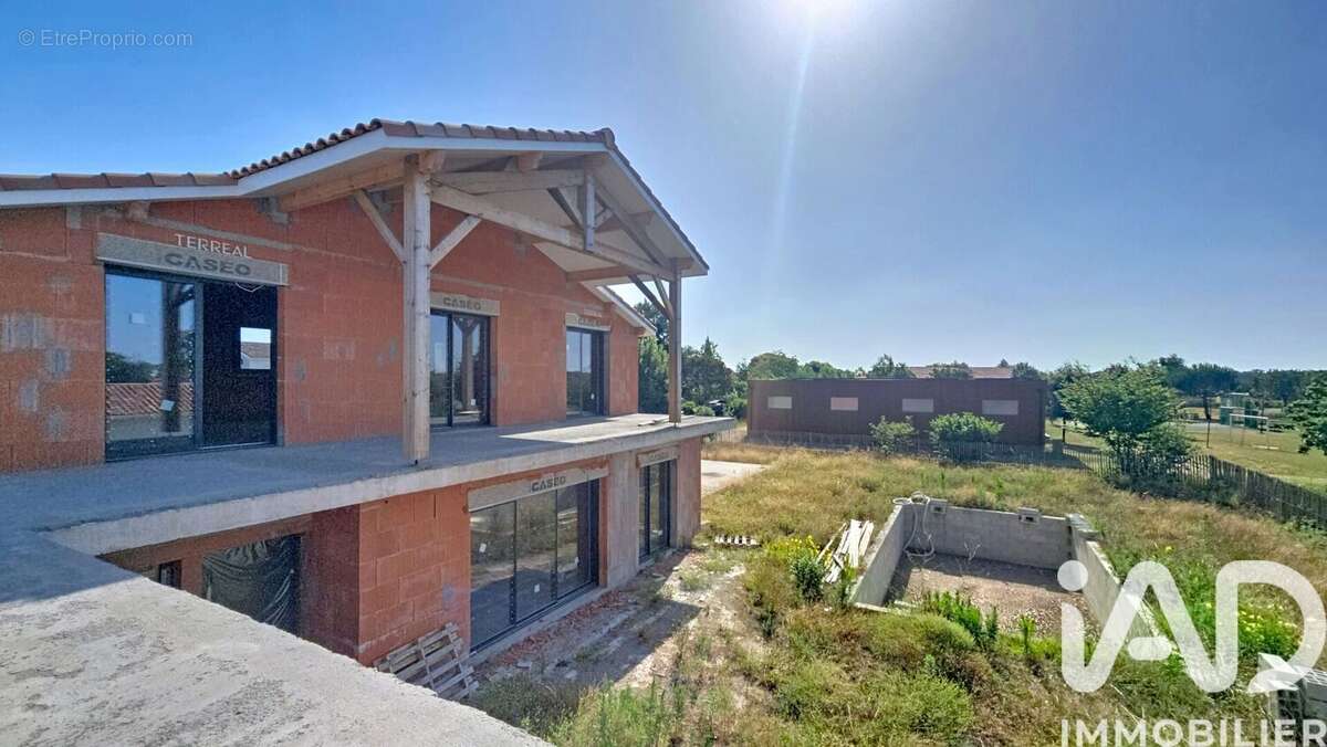 Maison 150 m² à Haut-Mauco  - photo 2