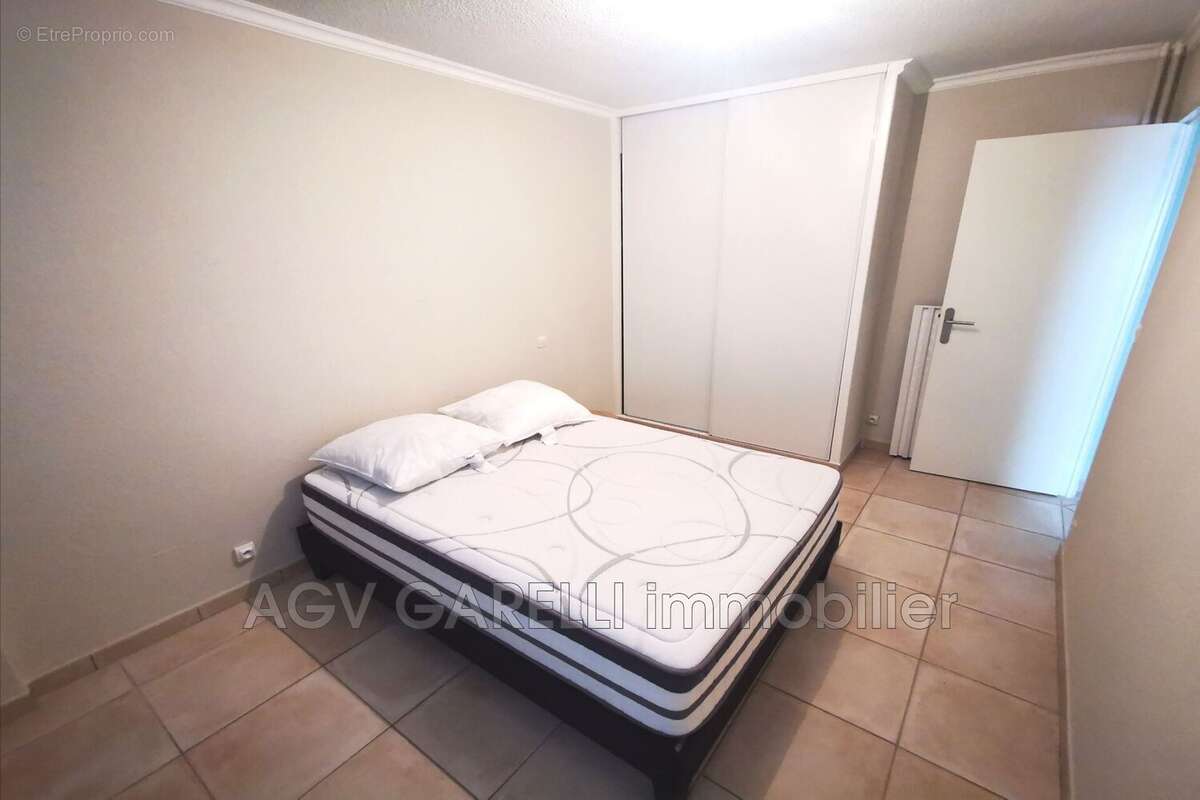 Appartement à HYERES