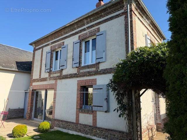 Maison à MONTREUIL-L'ARGILLE