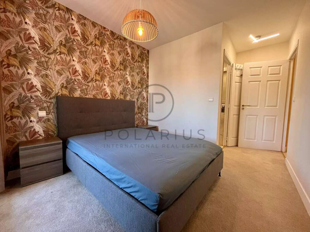 Appartement à SAINT-LAURENT-DU-VAR