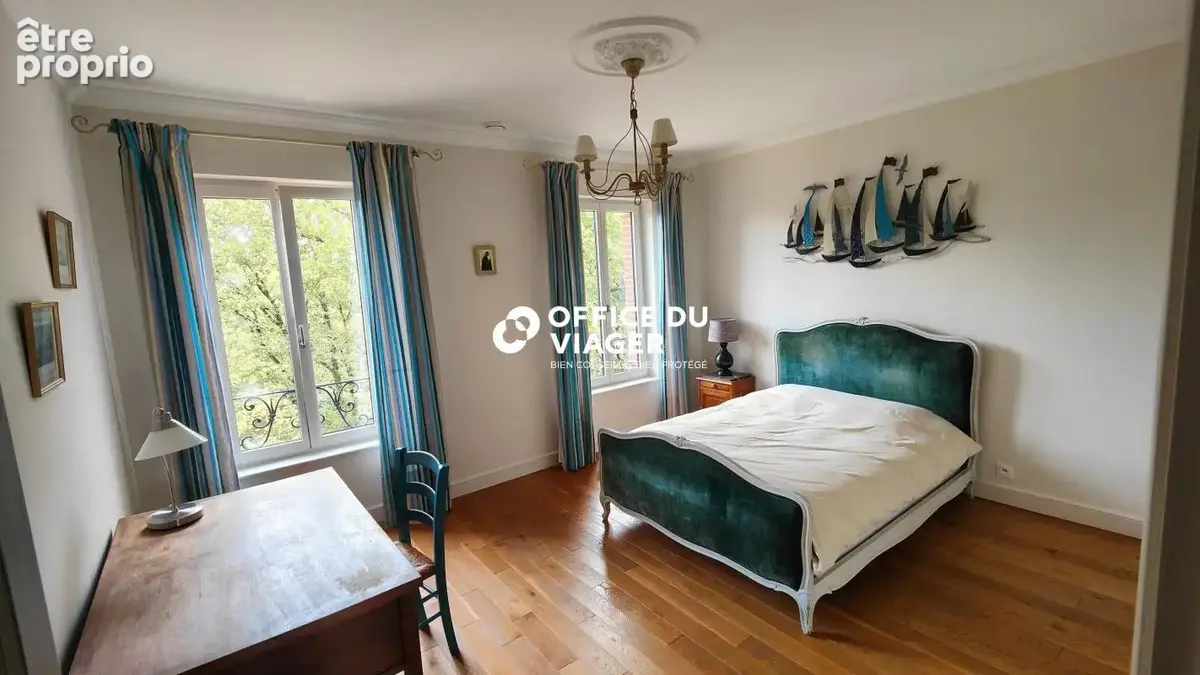 Maison - 9 pièces - 240 m² - photo 11