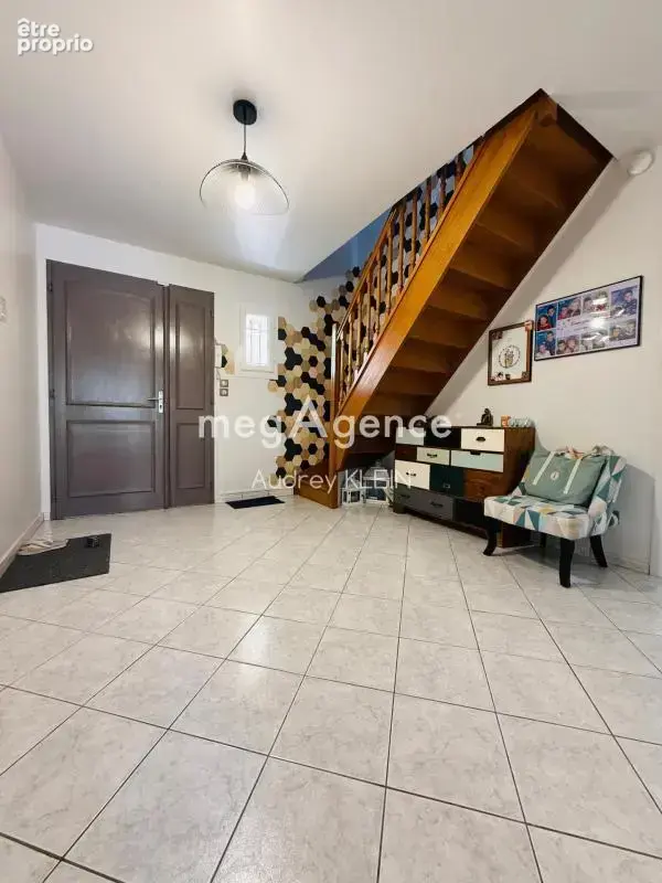 Spacieuse maison familiale avec piscine et double garage - photo 12