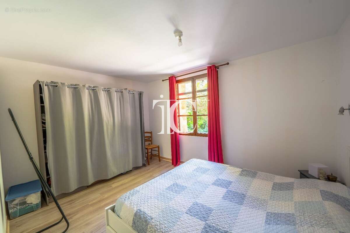 Maison en pierre 130m² habitable 2831m² de terrain - photo 6
