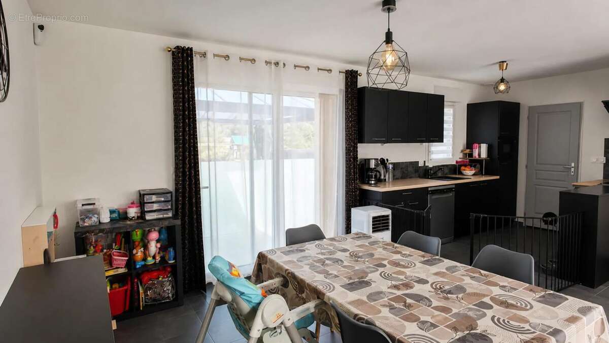 Maison de 4 pièces de 92 m² à Thilouze - photo 5