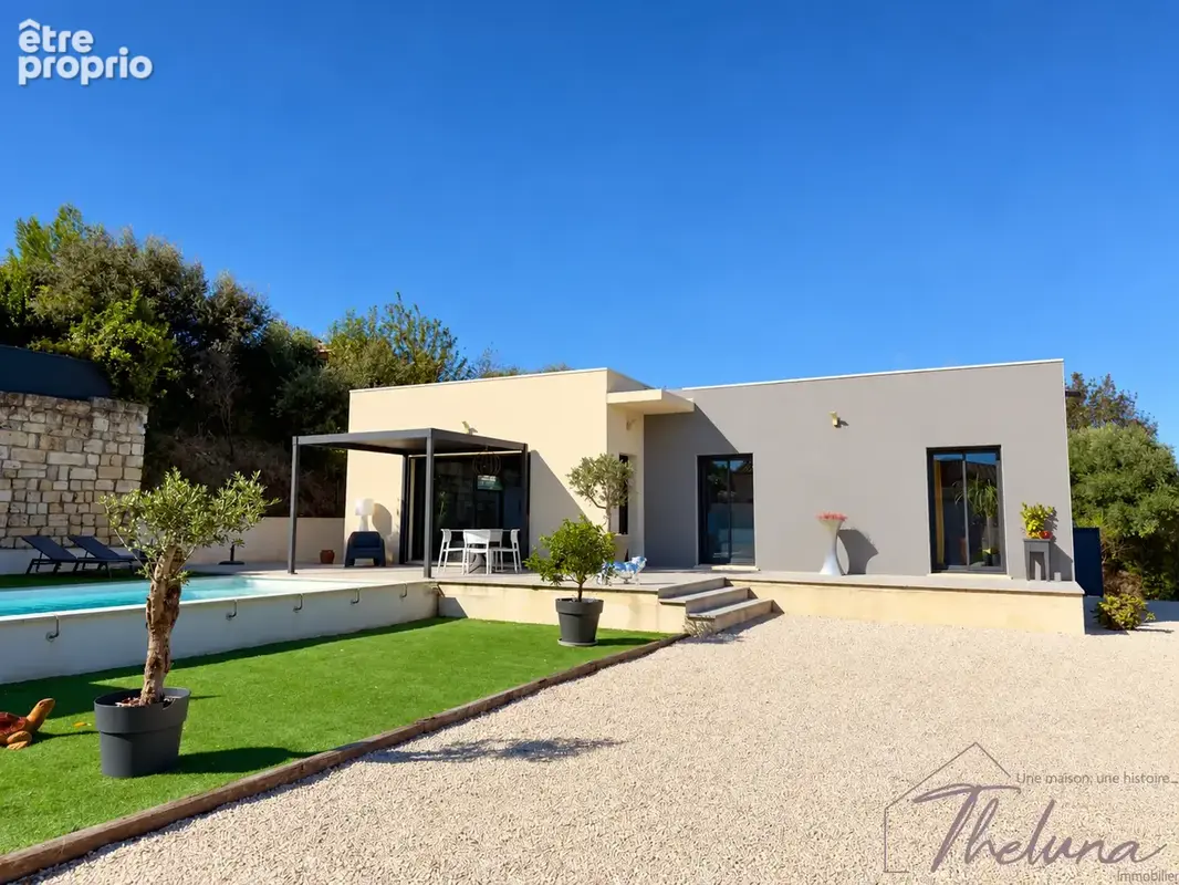 COMPS   Villa contemporaine de plain-pied de 110 m2 avec piscine, pièce de vie de 55 m2 et vue dégagée - photo 1