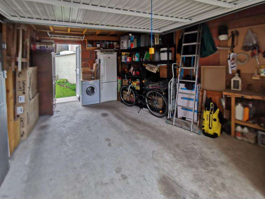 Maison à SAINTE-GENEVIEVE-DES-BOIS