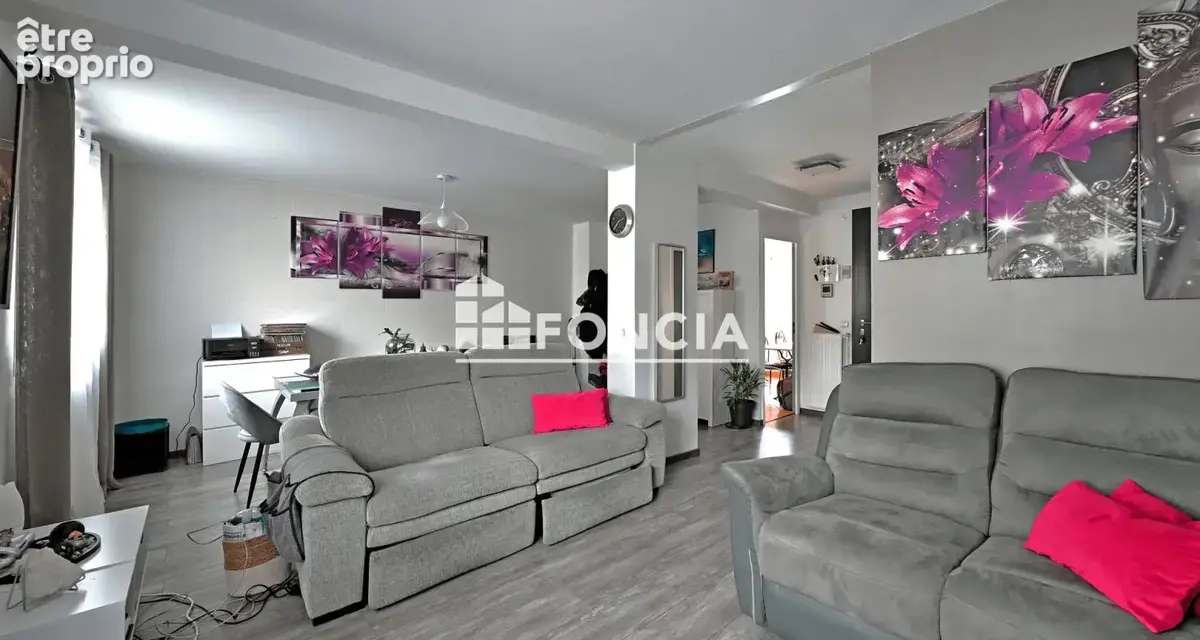  Sabines - Lumineuse Maison T5 de 106 m² avec Jardin et Garage - photo 2