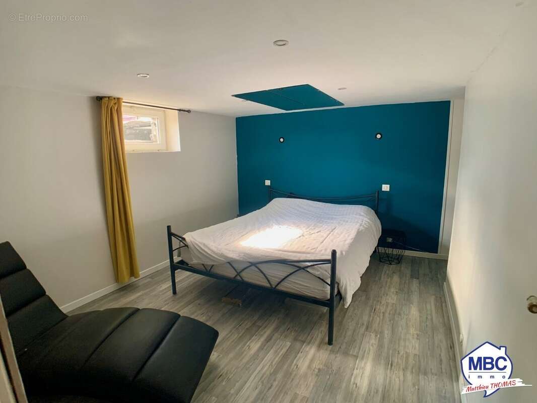 Maison à MONTREVAULT