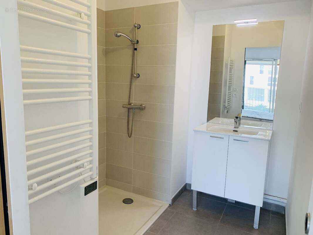 Appartement à MAUGUIO