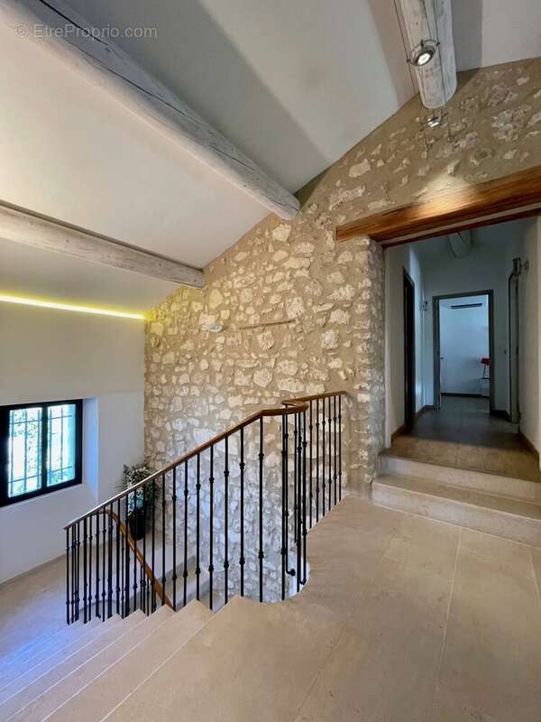 Maison à L&#039;ISLE-SUR-LA-SORGUE