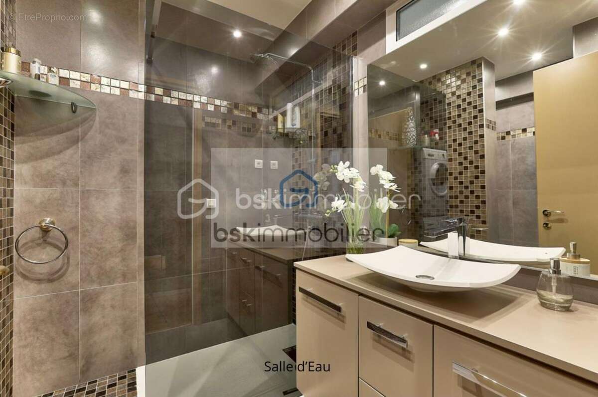 Appartement à CHARENTON-LE-PONT