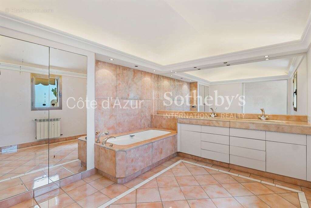 Maison à ROQUEBRUNE-CAP-MARTIN