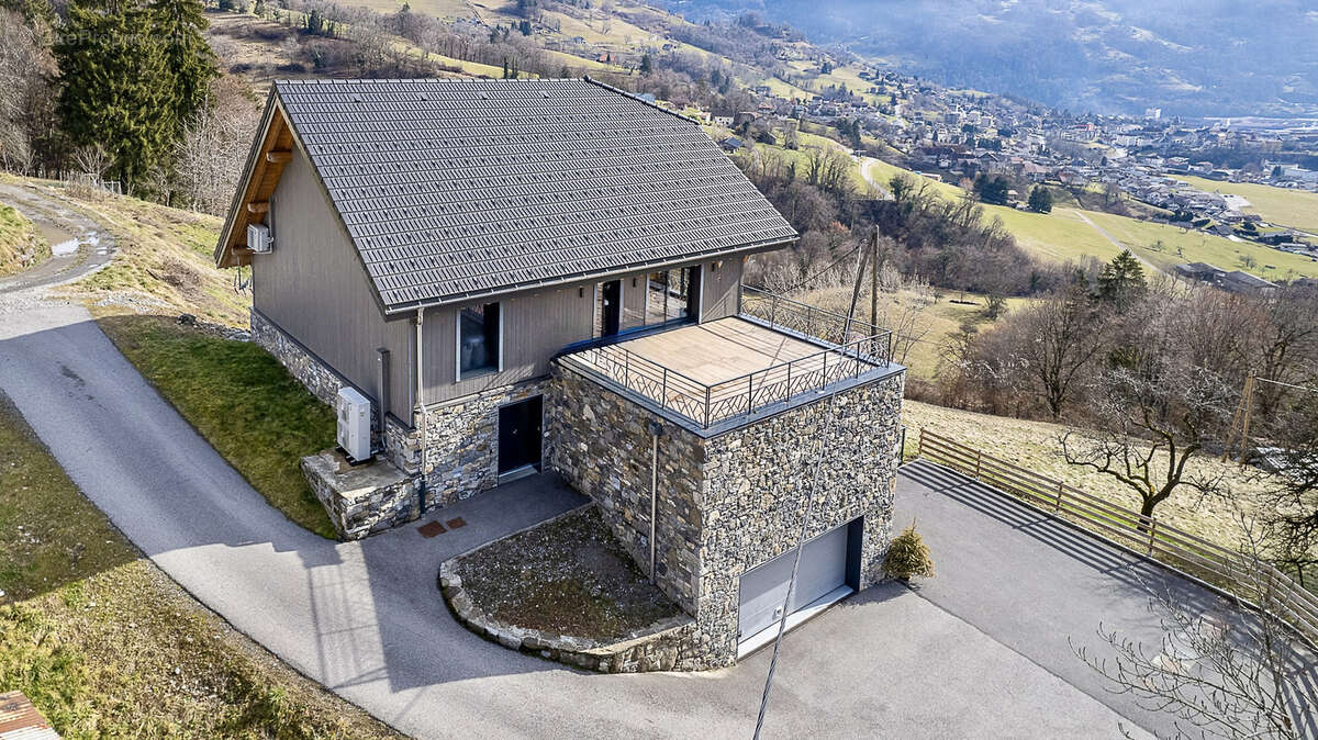 Maison à UGINE
