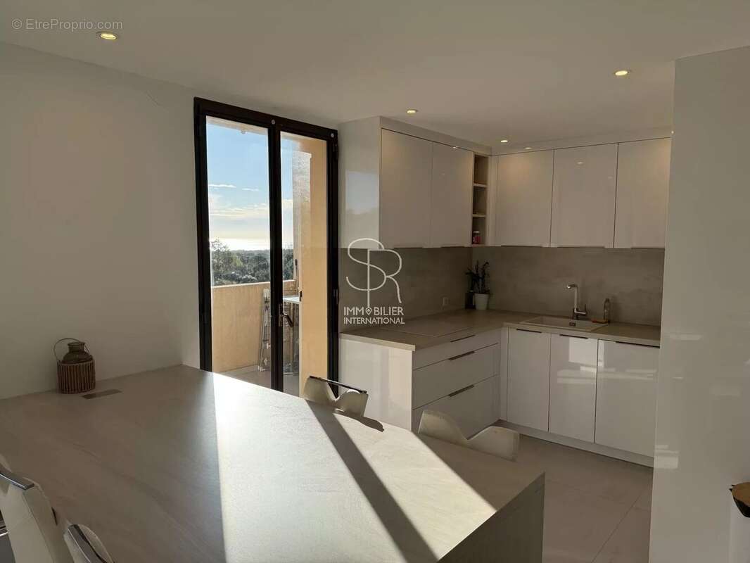 Appartement à VILLENEUVE-LOUBET