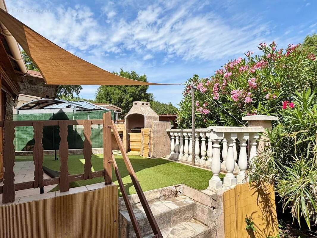 Maison à ROQUEBRUNE-SUR-ARGENS