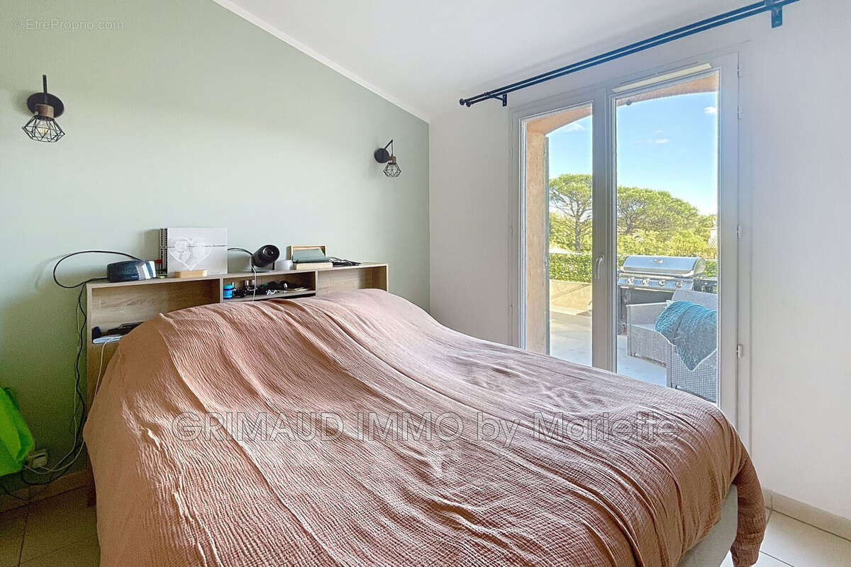 Appartement à GRIMAUD