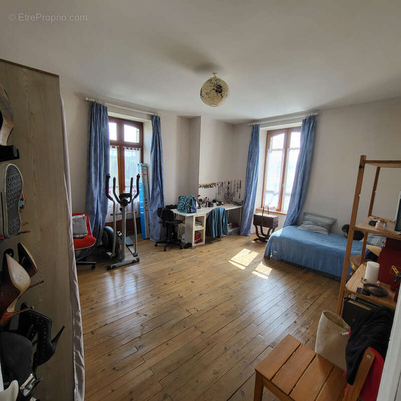 Maison à RIOM-ES-MONTAGNES