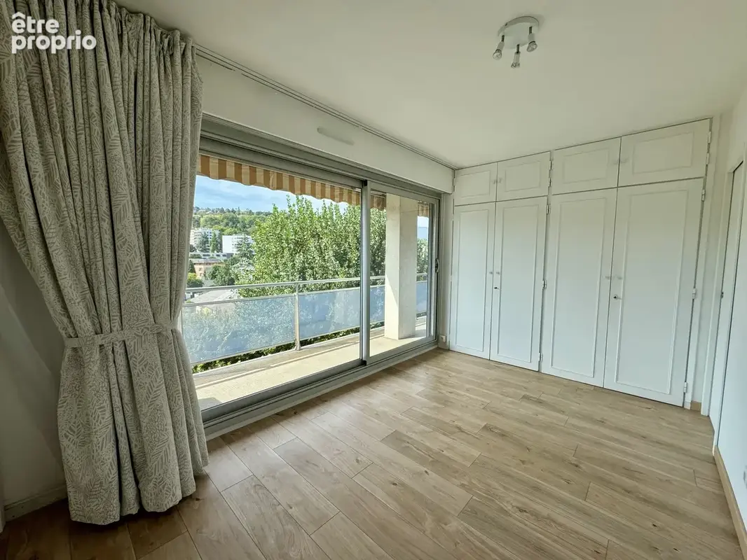Spacieux appartement T6 de 135m2 - Triple expositions - Cave - photo 7