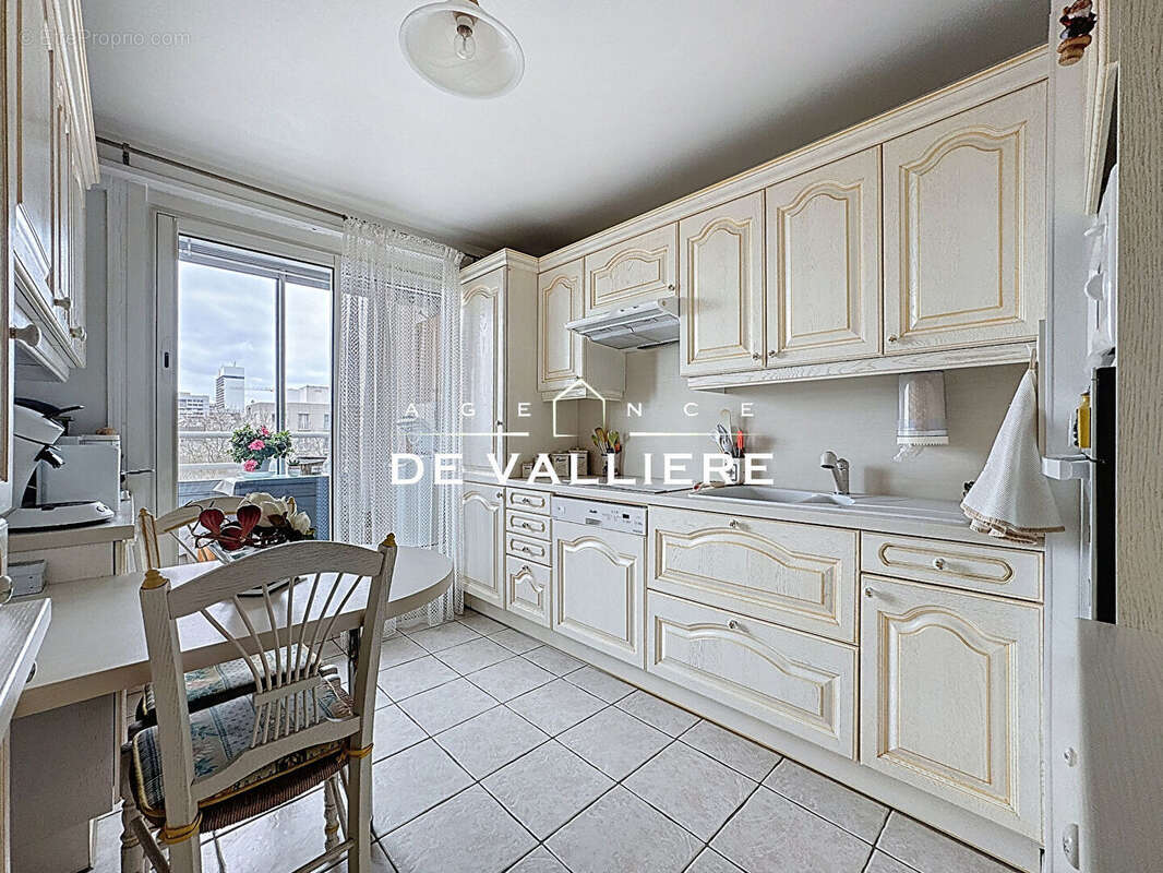 Appartement à NANTERRE