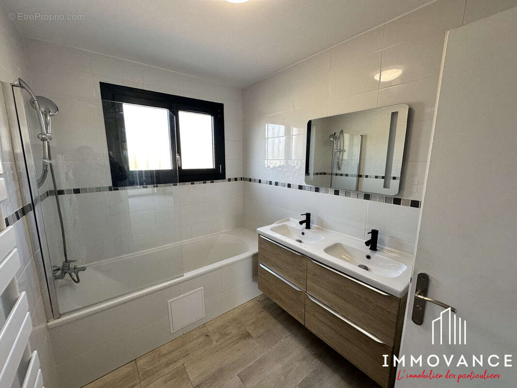 Appartement à LATTES