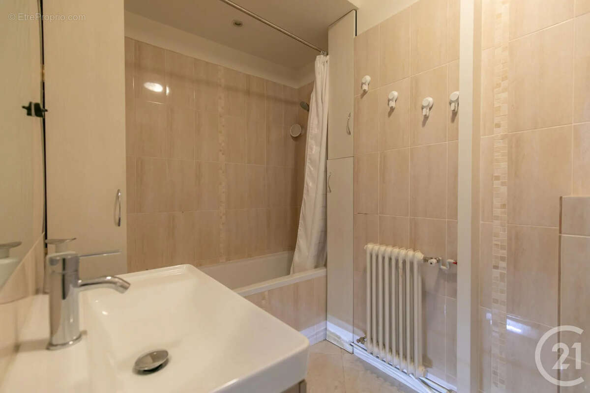 Appartement à SAINT-MAUR-DES-FOSSES
