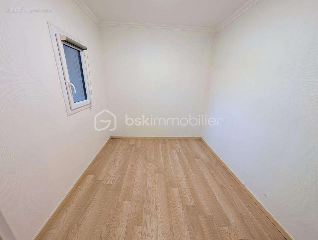 Appartement à LOGNES