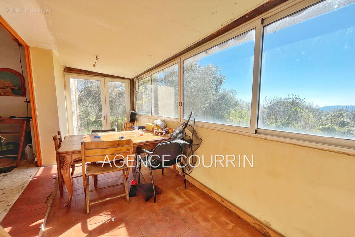 Maison à SAINT-CEZAIRE-SUR-SIAGNE