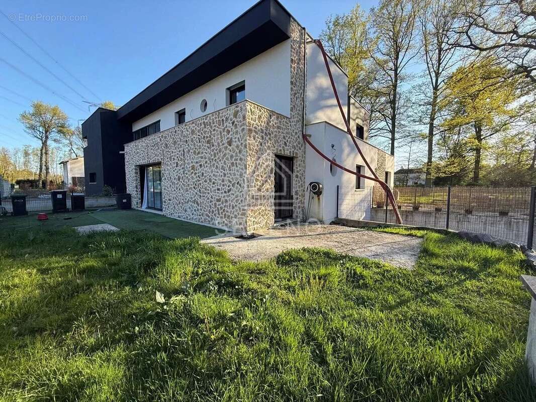 Appartement à POMPONNE