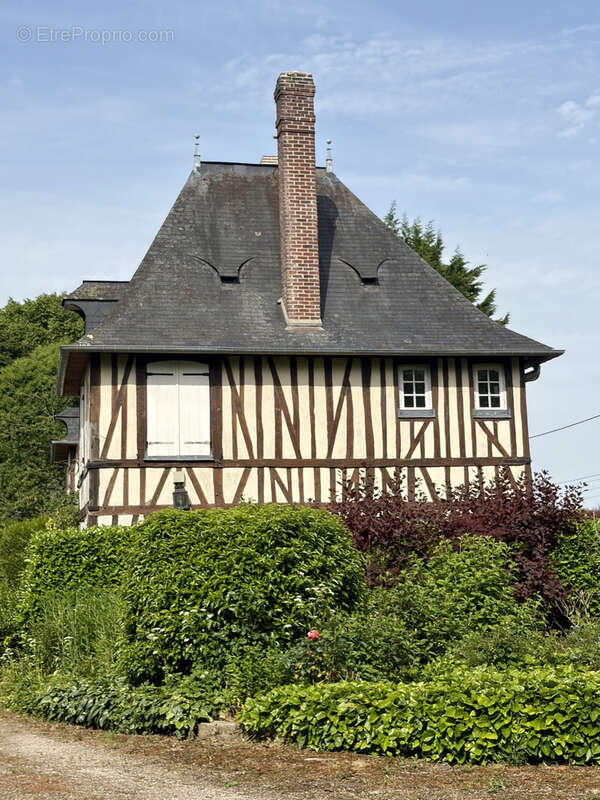 Maison à BOSC-GUERARD-SAINT-ADRIEN