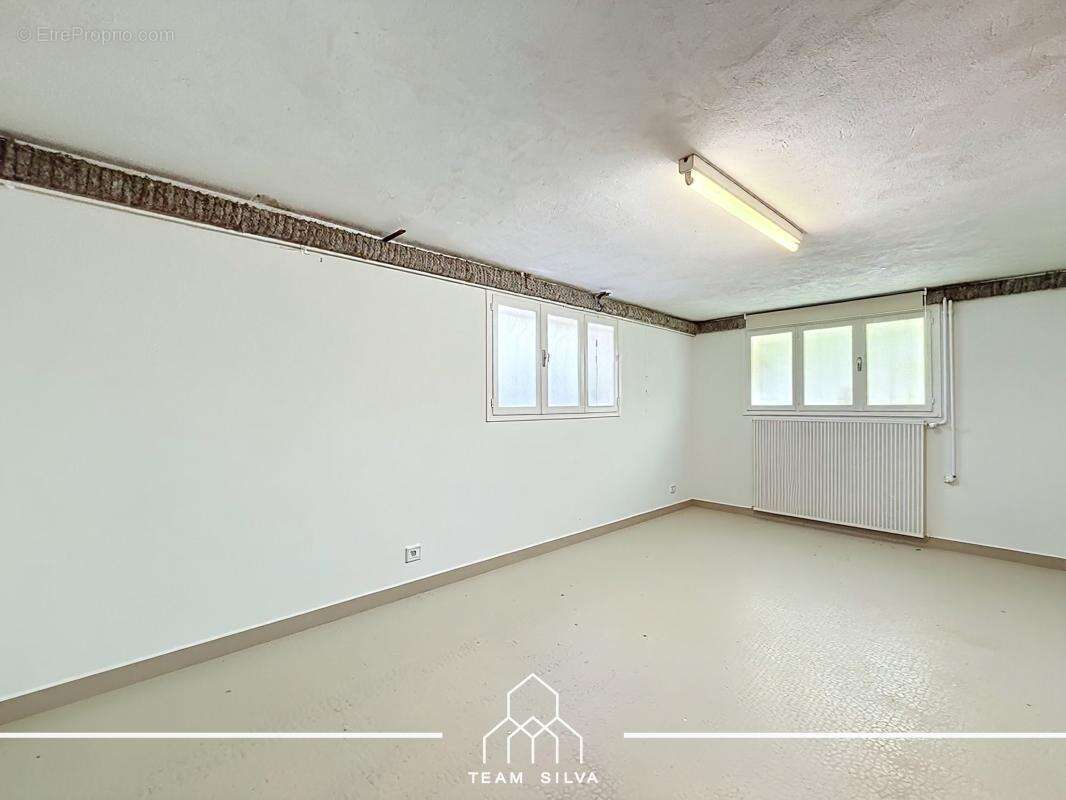 Maison 100 m² à Seyssuel  - photo 13