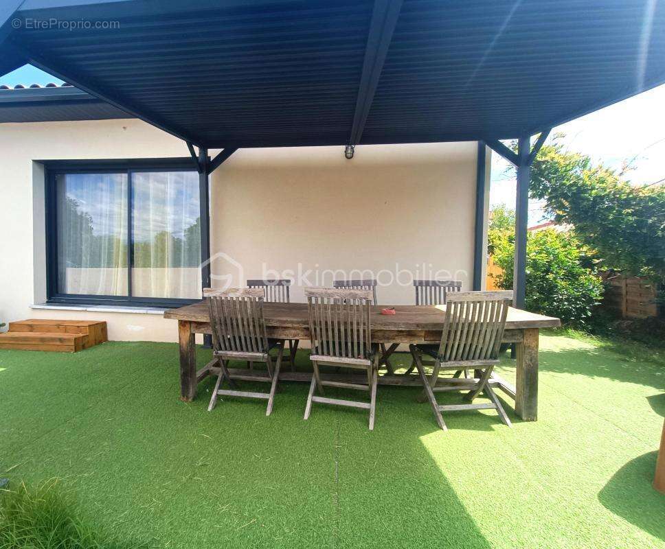 Maison à MONTESQUIEU-DES-ALBERES