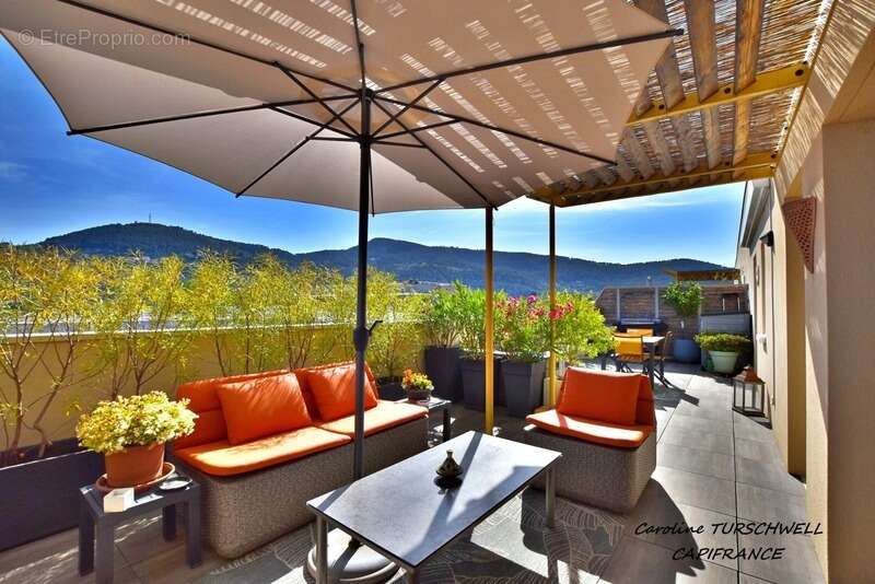 Appartement à SOLLIES-PONT