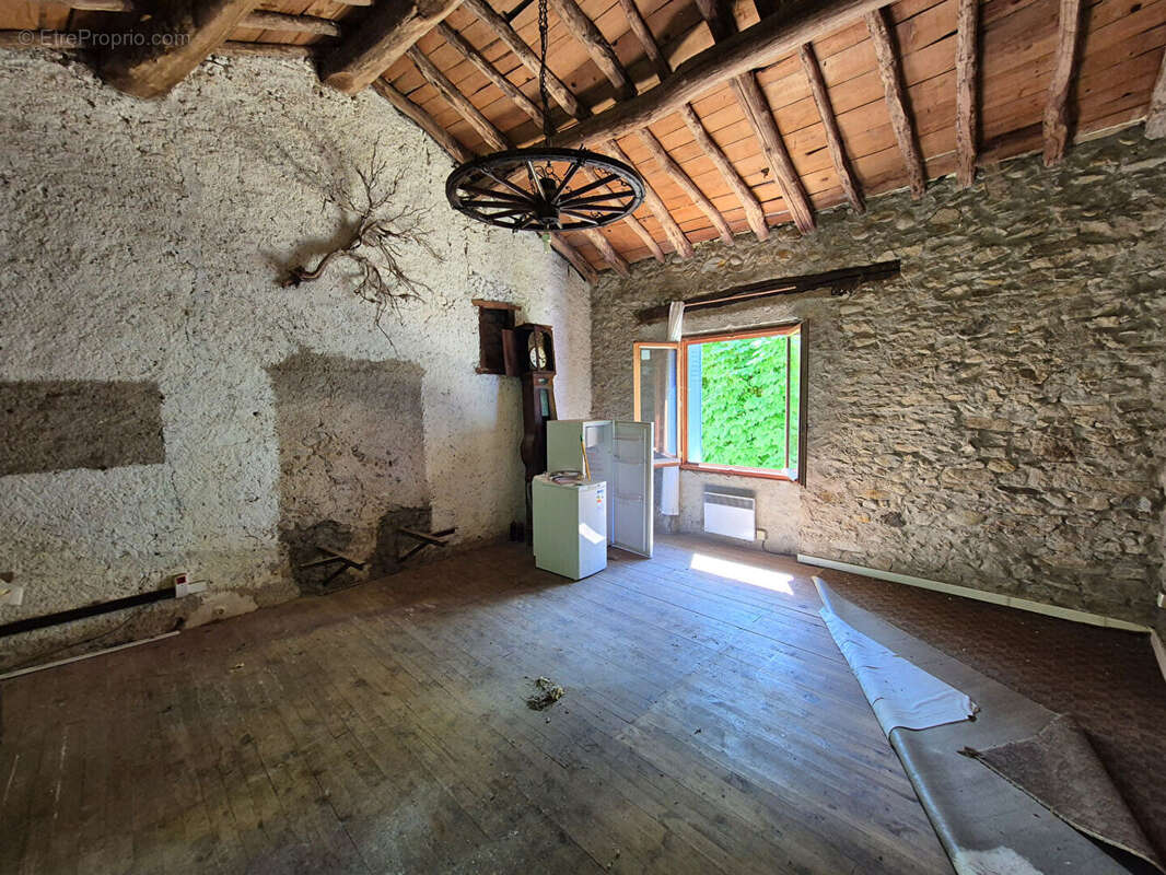 Maison Vallée de la barguillère 7 pièce(s) 150 m2 avec jardin de 996 m² - photo 14