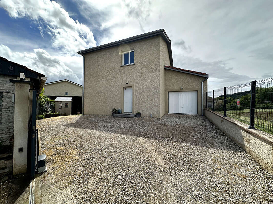 Maison à LA BOISSE