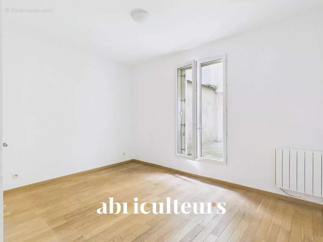 Appartement à PARIS-7E