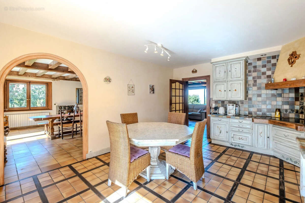 Maison 300 m² à Marin  - photo 4