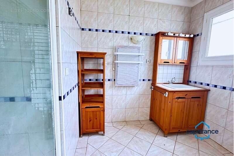 Maison à VIC-LA-GARDIOLE