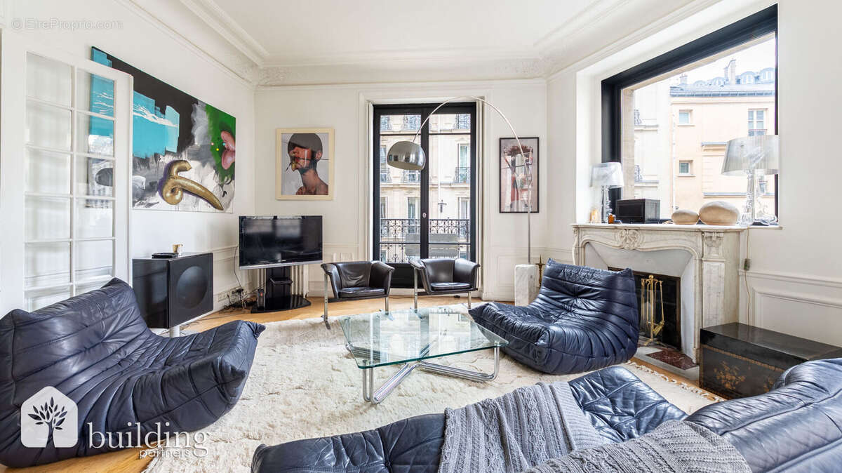 Appartement à PARIS-16E