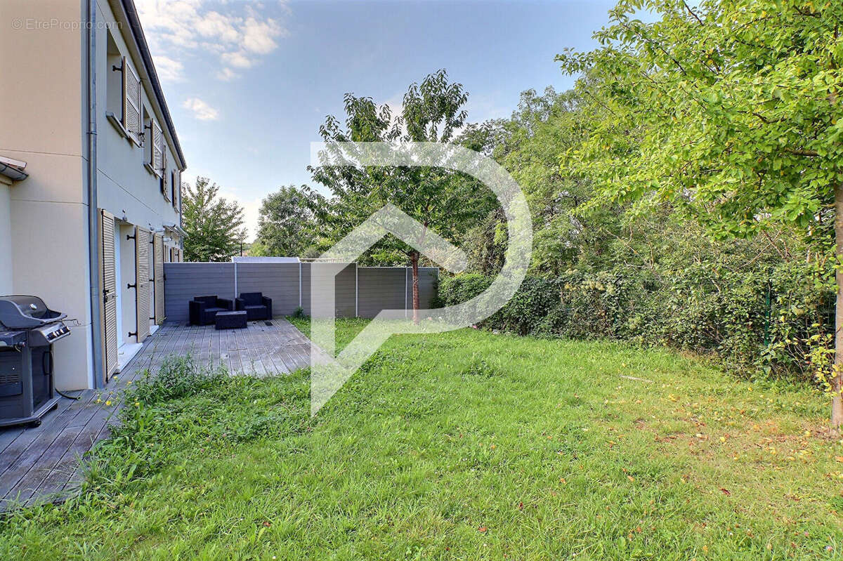 Maison à MERY-SUR-OISE