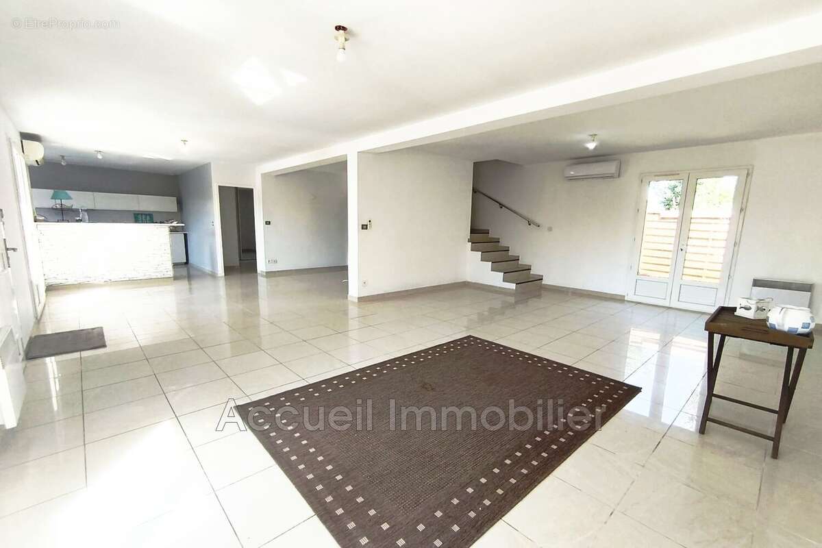 Maison 168 m² à Le Grau-Du-Roi  - photo 2