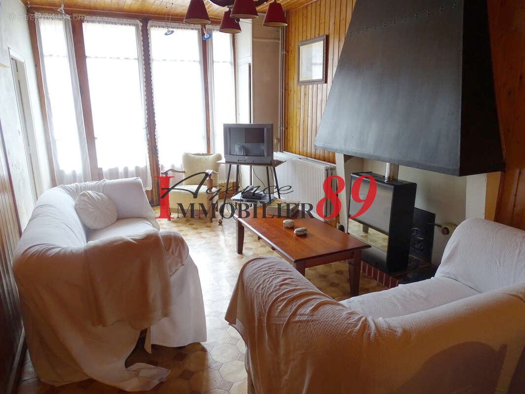 Maison à MONTIGNY-SUR-AUBE