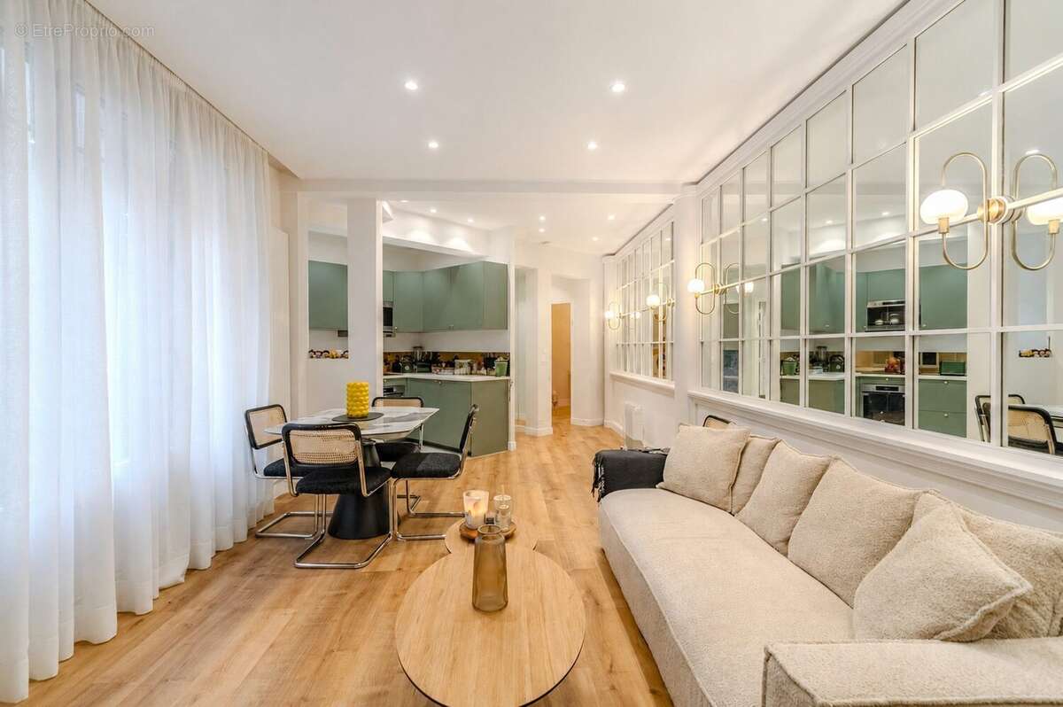 Appartement 84 m² à Paris-16e  - photo 3