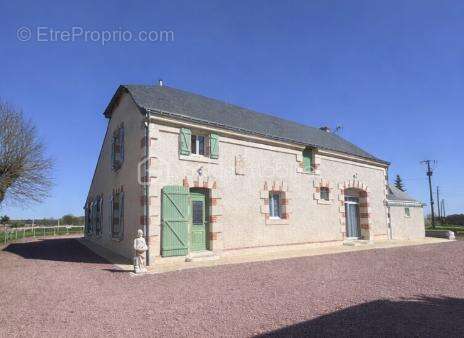  Propriété d’exception aux portes de Sonzay – Charme, volumes et potentiel unique  - photo 24