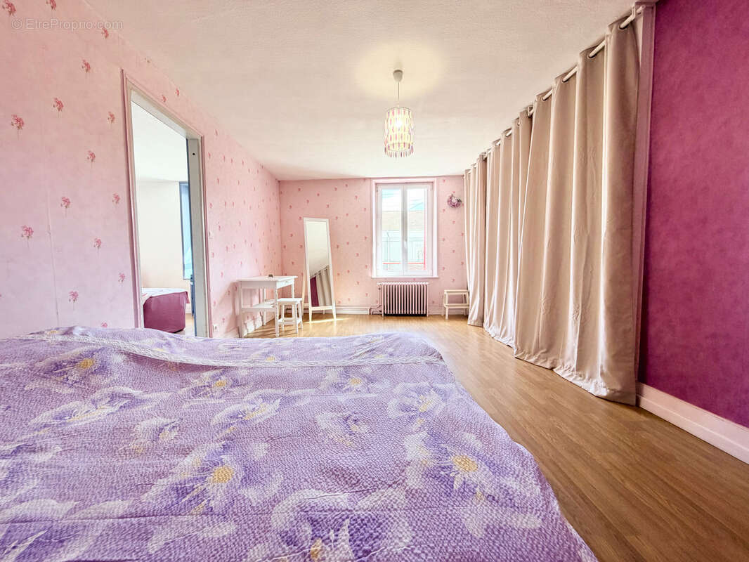 Maison à CHOLOY-MENILLOT