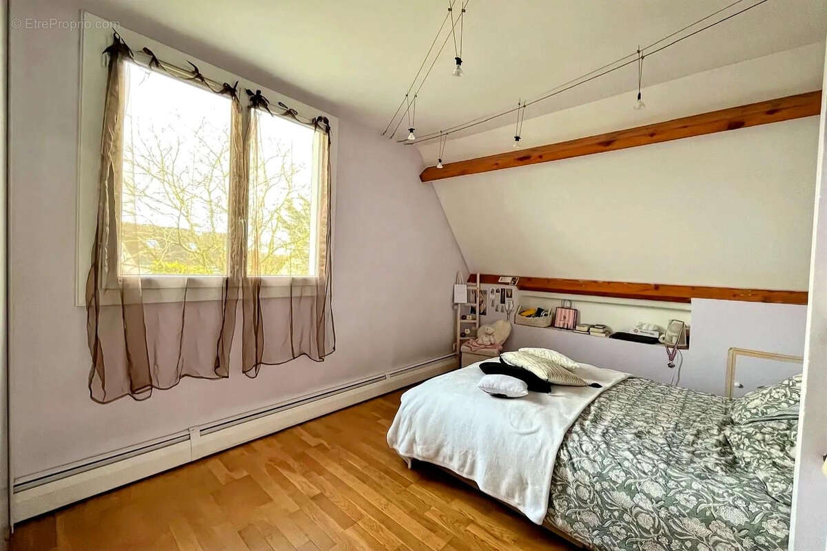 Maison à CRECY-LA-CHAPELLE