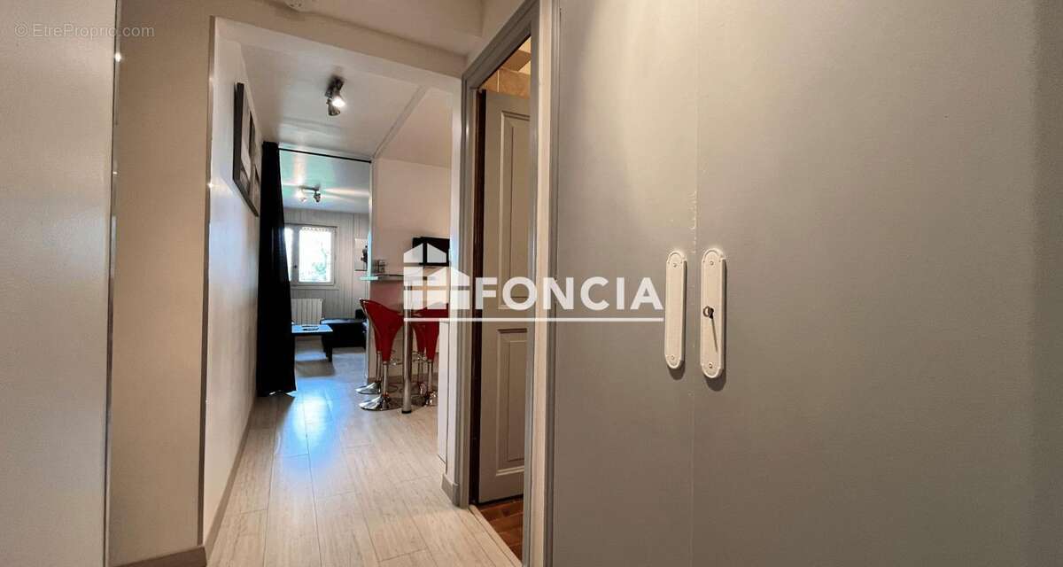Agréable studio-cabine dans un secteur recherché ! - photo 6