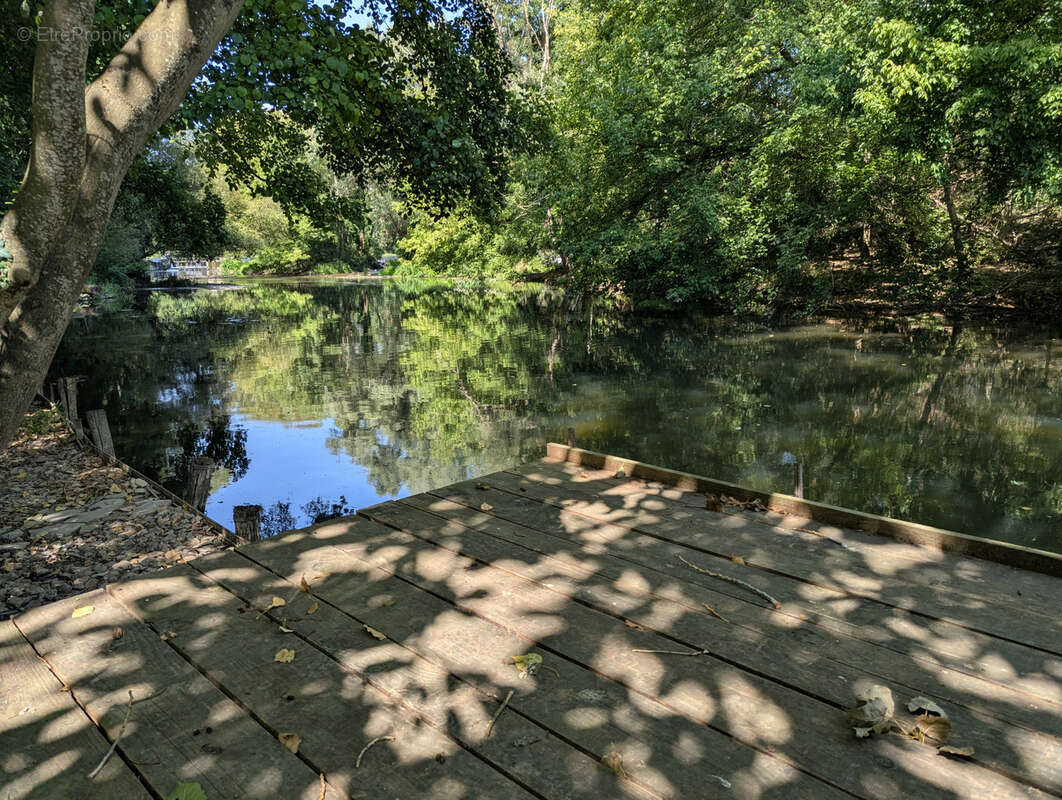 Meulière de caractère avec parc d'environ 6 000 m2  en bord de rivière - photo 26