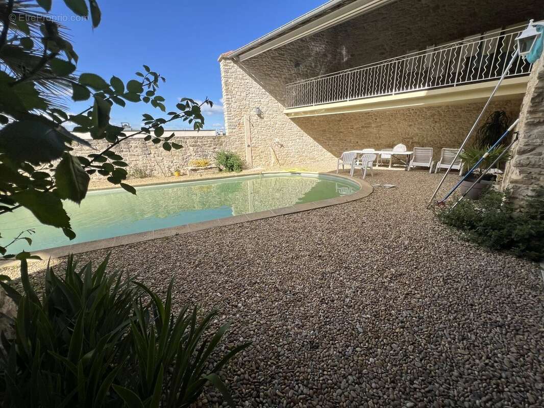 Appartement à CASTELNAU-VALENCE